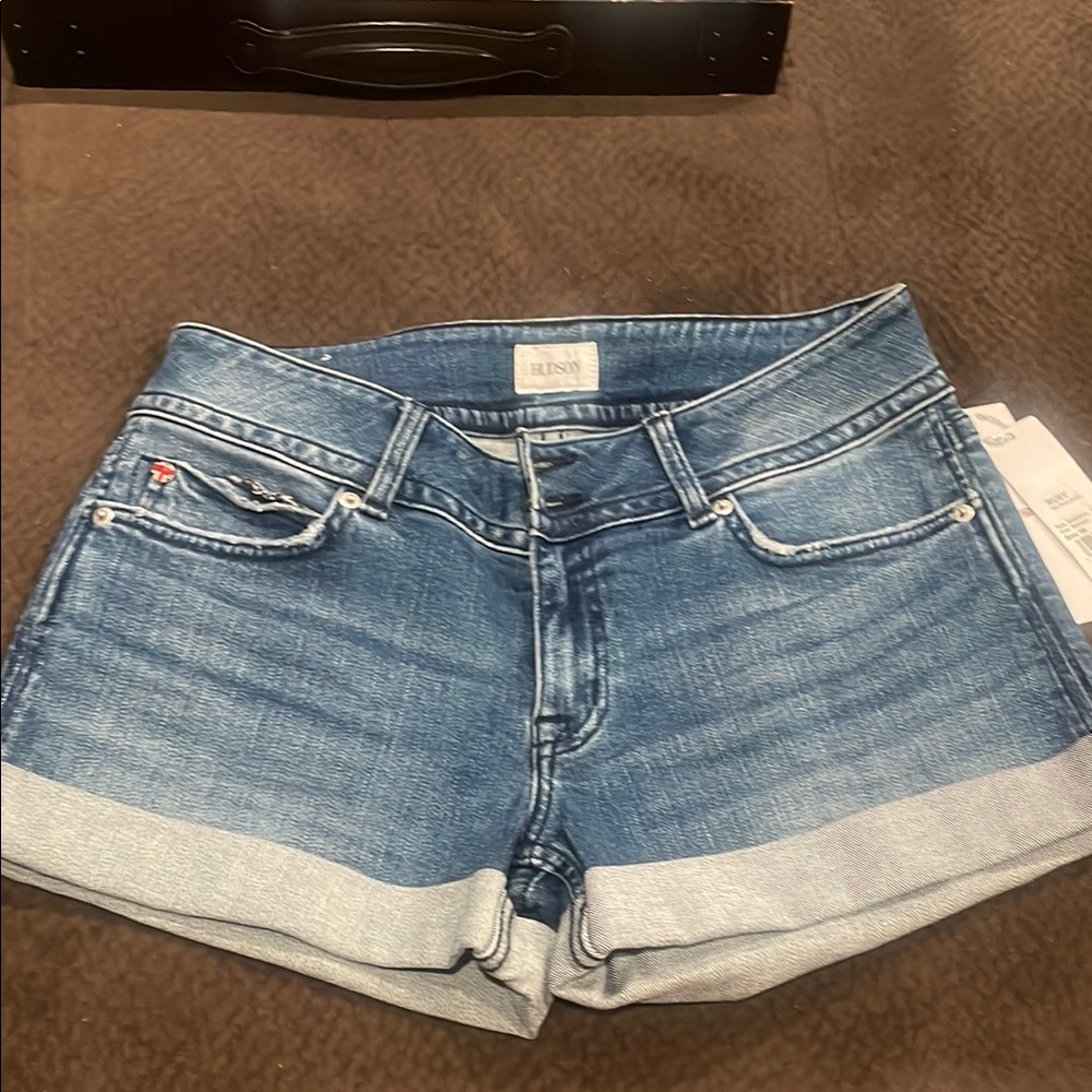 Hudson RUBY mid thigh Shorts style nw606fc1-ano color sanoma